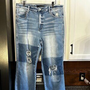 Flying Monkey Cropped Distressed Jeans Size 32